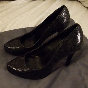 BCBG Black textured pumps size 7